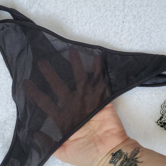 Two black panty set 1 thong and 1 with lace details - Picture 4 of 10